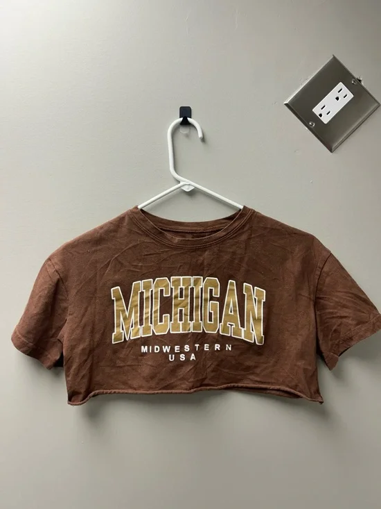 SHEIN Women’s Brown Cropped “Michigan” Tee - Picture 1 of 4